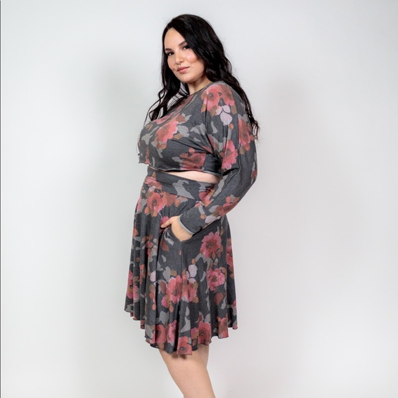 Plus Size ‘Yaznil’ Two Piece Set - Picture 4 of 6